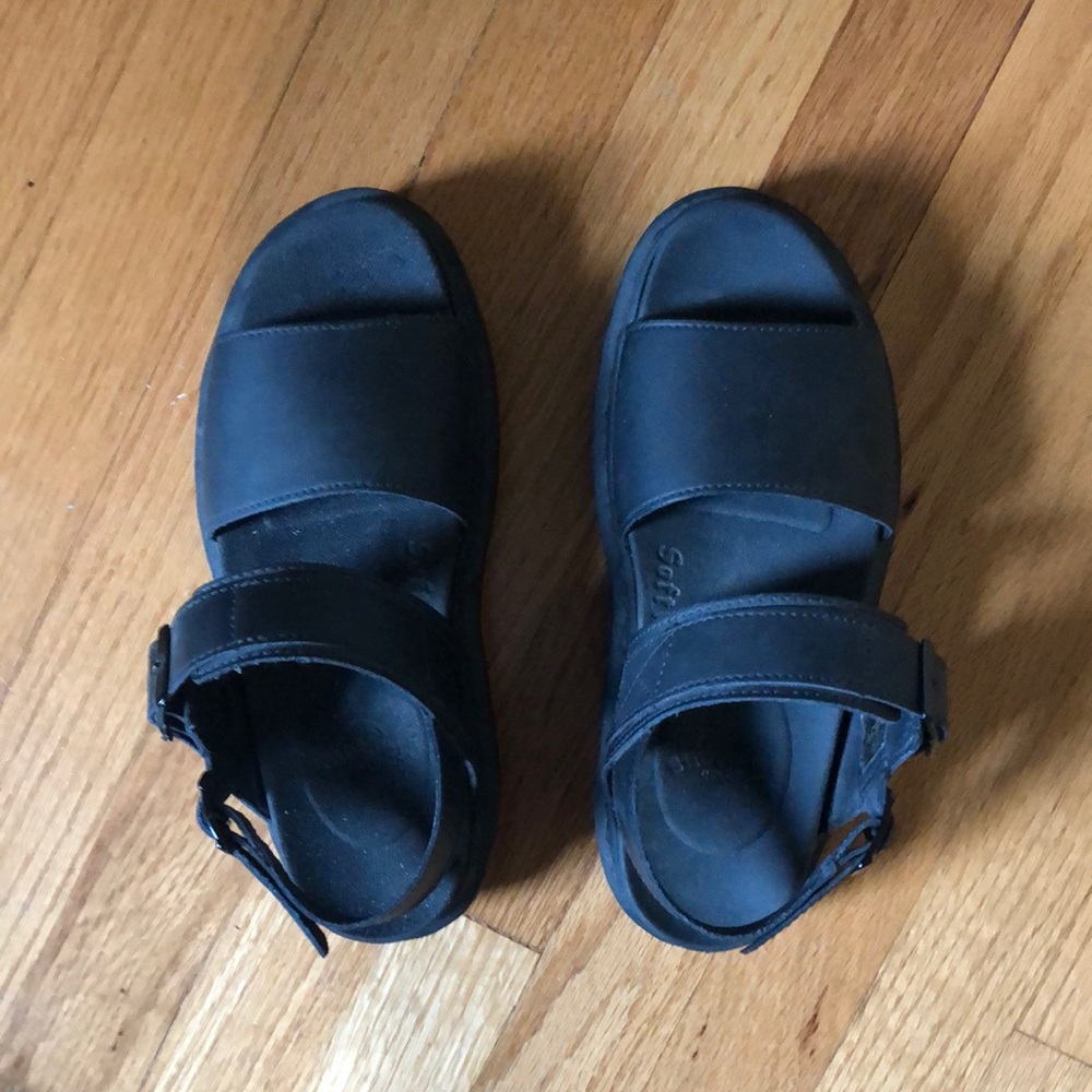 Dr. Martins Voss leather strap sandals
